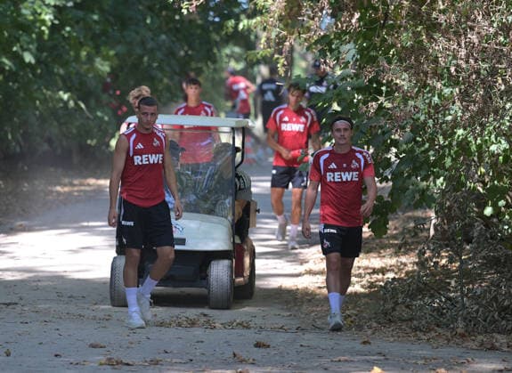 13.08.2026, xophax, Fussball 1.Bundesliga, 1.FC Koeln Training am Geissbockheim. Said El Mala ( 1.FC Köln ) , links nach der Laufeinheit. Rechts Alessio Castro-Montes ( beide 1.FC Köln ) Kitzbühel *** August 13, 2026, xophax, Soccer, Bundesliga 1, 1. FC Köln Training at the Geissbockheim: Said El Mala (1. FC Köln), on the left after the running drill; on the right, Alessio Castro Montes (both 1. FC Köln), Kitzbühel