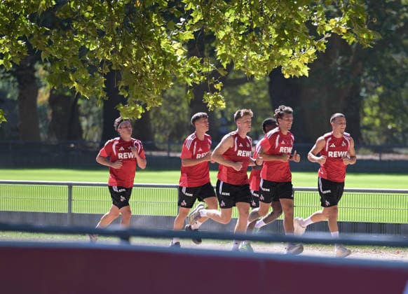 13.08.2026, xophax, Fussball 1.Bundesliga, 1.FC Koeln Training am Geissbockheim. Laufeinheit. V.l.n.rechts : Alessio castro - Montes , Jonathan Friemel , Marius Bulten , Julian Bülter , Said El Mala ( alle 1.FC Köln ) Kitzbühel *** August 13, 2026, xophax, Soccer, Bundesliga 1, 1. FC Köln training at Geissbockheim: running drill, from left to right: Alessio Castro Montes, Jonathan Friemel, Marius Bulten, Julian Bülter, Said El Mala—all of 1. FC Köln—Kitzbühel