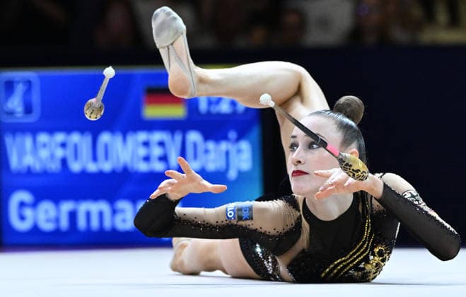 13.08.2026, xhbx, Rhythmische Sportgymnastik Weltmeisterschaft 2026, v.l. Darja Varfolomeev (Deutschland) Keulen (DFL DFB REGULATIONS PROHIBIT ANY USE OF PHOTOGRAPHS as IMAGE SEQUENCES and or QUASI-VIDEO) Frankfurt am Main *** August 13, 2026, xhbx, 2026 Rhythmic Gymnastics World Championships, from left: Darja Varfolomeev, Germany, Cologne, DFL, DFB. REGULATIONS PROHIBIT ANY USE OF PHOTOGRAPHS AS IMAGE SEQUENCES AND OR QUASI-VIDEO. Frankfurt am Main