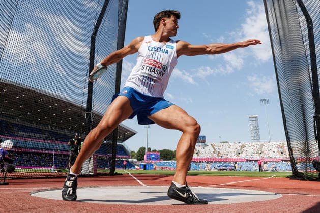 BIRMINGHAM, GREAT BRITAIN - AUGUST 13, 2026: Vilém STRÁSKÝ (CZE Czech Republic) competing in the discus throw of the decathlon during the European Athletics Championships at Alexander Stadium on August 13, 2026 in Birmingham, Great Britain. Great Britain Copyright: xAxelxKohringx