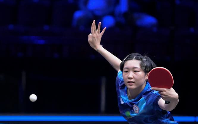 (260813) -- MALMO, Aug. 13, 2026 -- Chien Tung-Chuan competes during the women s singles round of 32 match between Wang Manyu of China and Chien Tung-Chuan of Chinese Taipei at the WTT Europe Smash Sweden 2026 in Malmo, Sweden, Aug. 13, 2026. ) (SP)SWEDEN-MALMO Table tennis, Tischtennis WTT EUROPE SMASH 2026-WOMEN S SINGLES WengxXinyang 