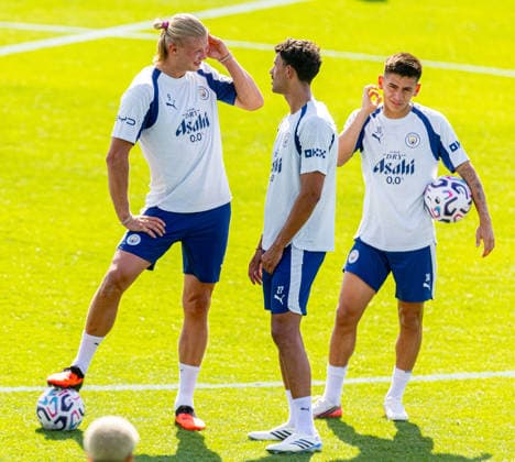 Football - Manchester City Open Training MANCHESTER, ENGLAND - Thursday, August 13, 2026: Manchester City s Erling Haaland, Matheus Nunes and Claudio Echeverri during an open training session at the Etihad Campus ahead of the start of the FA Premier League season. (Photo by David Rawcliffe Propaganda) MANCHESTER Etihad Campus GREATER MANCHESTER ENGLAND  Copyright: xDavidxRawcliffex P2026-08-13-Man_City_Open_Training-44