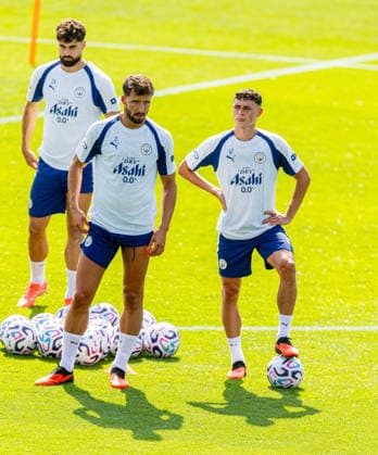 Football - Manchester City Open Training MANCHESTER, ENGLAND - Thursday, August 13, 2026: Manchester City s Ruben Dias (L) and Phil Foden during an open training session at the Etihad Campus ahead of the start of the FA Premier League season. (Photo by David Rawcliffe Propaganda) MANCHESTER Etihad Campus GREATER MANCHESTER ENGLAND  Copyright: xDavidxRawcliffex P2026-08-13-Man_City_Open_Training-50