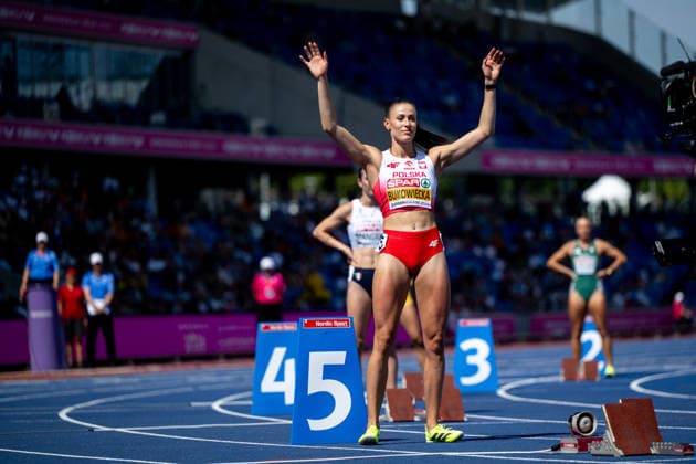 13.08.2026, GBR, Leichtathletik, Europameisterschaft 2026, Morgensession Tag 4, Birmingham Natalia Bukowiecka ( Polen ) winkt am Start, 400 Meter Lauf Damen, Halbfinale Birmingham Alexander Stadium England Großbritannien *** August 13, 2026, GBR, Track and Field, 2026 European Championships, Morning Session, Day 4, Birmingham: Natalia Bukowiecka of Poland waves at the starting line, Women s 400-meter dash, Semifinals, Alexander Stadium, Birmingham, England, Great Britain Copyright: xNordphoto Memmlerx