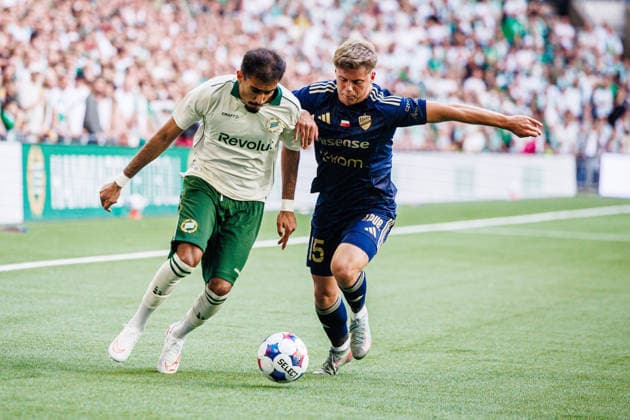 260813 Montader Madjed of Hammarby and Oliwier Kwiatkowski of Rakow during the UEFA Conference League qualifying football match between Hammarby and Rakow on August 13, 2026 in Stockholm. Photo: Kenta Jönsson BILDBYRAN COP 210 KJ0361 fotboll football soccer fotball uefa conference league conference league hammarby rakow bbeng *** August 13, 2026: Montader Madjed of Hammarby and Oliwier Kwiatkowski of Rakow during the UEFA Conference League qualifying soccer match between Hammarby and Rakow on August 13, 2026 in Stockholm. Photo by Kenta Jönsson, BILDBYRAN COP 210 KJ0361 soccer football fotball UEFA Conference League Conference League Hammarby Rakow bbeng  Copyright: KENTAxJÖNSSON BB260813KJ013