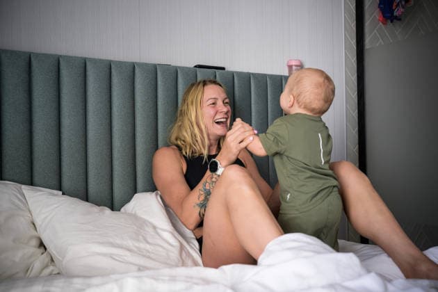 260813 Swedish swimmer Sarah Sjöström with her son Adrian in her hotel room during day 14 of the 2026 European Aquatics Championships on August 13, 2026 in Saint-Denis. Sarah Sjöström is back competing at her first championship after giving birth on August 26, 2025, with an eye on competing at the 2028 Olympic Games, Olympische Spiele, Olympia, OS in Los Angeles, which would be her sixth straight appearance at the Games after making her debut in 2008. Photo: Joel Marklund BILDBYRAN kod JM JM0842 bbeng simning swimming svomming 2026 european aquatics championships em *** August 13, 2026: Swedish swimmer Sarah Sjöström with her son Adrian in her hotel room on day 14 of the 2026 European Aquatics Championships in Saint-Denis, 2026 in Saint-Denis. Sarah Sjöström is back competing in her first championship since giving birth on August 26, 2025, with her sights set on competing at the 2028 Olympic Games in Los Angeles, which would mark her sixth consecutive appearance at the Games following her debut in 2008. Photo: Joel Marklund, BILDBYRAN, code JM JM0842 bbeng swimming 2026 European Aquatics Championships EM  Copyright: JOELxMARKLUND BB260813JM177