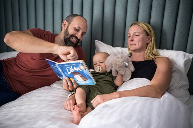 260813 Swedish swimmer Sarah Sjöström and her husband Johan de Jong Skierus with their son Adrian in their hotel room during day 14 of the 2026 European Aquatics Championships on August 13, 2026 in Saint-Denis. Sarah Sjöström is back competing at her first championship after giving birth on August 26, 2025, with an eye on competing at the 2028 Olympic Games, Olympische Spiele, Olympia, OS in Los Angeles, which would be her sixth straight appearance at the Games after making her debut in 2008. Photo: Joel Marklund BILDBYRAN kod JM JM0842 bbeng simning swimming svomming 2026 european aquatics championships em *** August 13, 2026: Swedish swimmer Sarah Sjöström and her husband Johan de Jong Skierus with their son Adrian in their hotel room on day 14 of the 2026 European Aquatics Championships on August 13, 2026 in Saint-Denis. Sarah Sjöström is back competing in her first championship since giving birth on August 26, 2025, with her sights set on competing at the 2028 Olympic Games in Los Angeles, which would mark her sixth consecutive appearance at the Games following her debut in 2008. Photo: Joel Marklund, BILDBYRAN. Code: JM JM0842 bbeng swimming 2026 European Aquatics Championships EM  Copyright: JOELxMARKLUND BB260813JM185