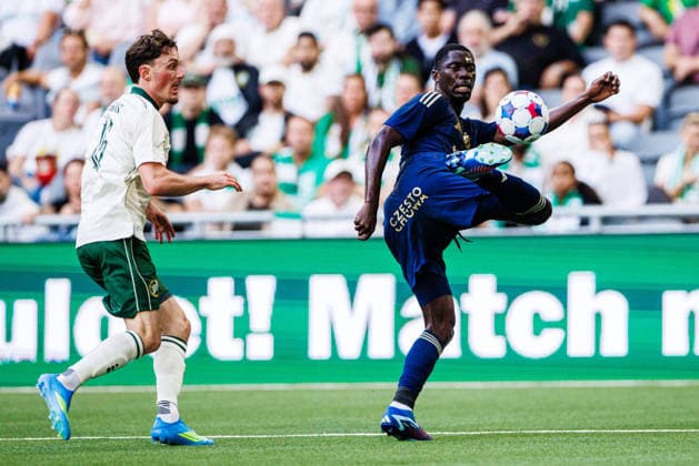 260813 Noah Persson of Hammarby and Debohi Dieudonne Gaucho of Rakow during the UEFA Conference League qualifying football match between Hammarby and Rakow on August 13, 2026 in Stockholm. Photo: Kenta Jönsson BILDBYRAN COP 210 KJ0361 fotboll football soccer fotball uefa conference league conference league hammarby rakow bbeng *** August 13, 2026: Noah Persson of Hammarby and Debohi Dieudonne Gaucho of Rakow during the UEFA Conference League qualifying soccer match between Hammarby and Rakow on August 13, 2026 in Stockholm. Photo by Kenta Jönsson, BILDBYRAN COP 210 KJ0361 soccer football fotball UEFA Conference League Conference League Hammarby Rakow bbeng  Copyright: KENTAxJÖNSSON BB260813KJ030