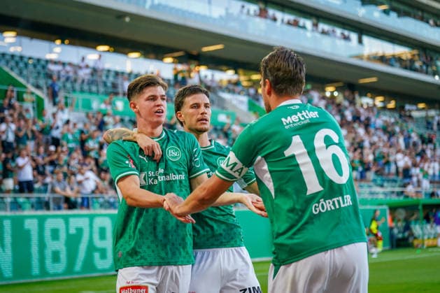 Fussball: Schweiz: UEFA Conference League 2026 27, Qualifikation, 3. Runde, Rückspiel, 13.08.2026 - FC St. Gallen 1879 (Schweiz) vs. Sheriff Tiraspol (Republik Moldau) - Berit Sitterstadion (St. Gallen): Tor und Torjubel zum 1:0 durch Diego Besio (St. Gallen, 31) Freude, Emotionen, Jubel *** Soccer Switzerland UEFA Conference League 2026–27, Qualifying Round, Round 3, Second Leg, August 13, 2026, FC St. Gallen 1879 (Switzerland) vs. Sheriff Tiraspol (Republic of Moldova), Berit Sitter Stadium, St. Gallen, Goal and celebration of the 1–0 goal by Diego Besio (St. Gallen), 31, Joy, Emotions, Cheering Copyright: xJOERANxSTEINSIEKx