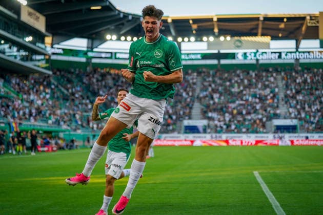 Fussball: Schweiz: UEFA Conference League 2026 27, Qualifikation, 3. Runde, Rückspiel, 13.08.2026 - FC St. Gallen 1879 (Schweiz) vs. Sheriff Tiraspol (Republik Moldau) - Berit Sitterstadion (St. Gallen): Tor und Torjubel zum 1:0 durch Diego Besio (St. Gallen, 31) Freude, Emotionen, Jubel *** Soccer Switzerland UEFA Conference League 2026–27, Qualifying Round, Round 3, Second Leg, August 13, 2026, FC St. Gallen 1879 (Switzerland) vs. Sheriff Tiraspol (Republic of Moldova), Berit Sitter Stadium, St. Gallen, Goal and celebration of the 1–0 goal by Diego Besio (St. Gallen), 31, Joy, Emotions, Cheering Copyright: xJOERANxSTEINSIEKx