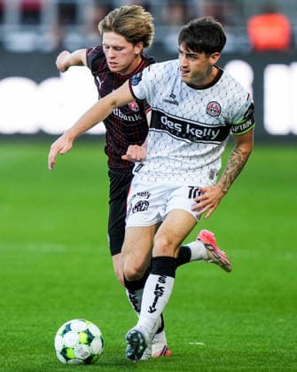 UEFA Europa Conference League Third Qualifying Round Second Leg, MCH Arena, Denmark 13 8 2026 FC Midtjylland vs Bohemians Bohemians™ Dawson Devoy is pursued by Midtjylland™s Sofus Johannesen Dawson Devoy is pursued by Sofus Johannesen 13 8 2026  Copyright: xx 20260813-201116-L-2