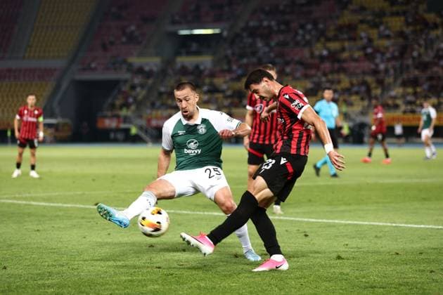 Felix Passlack of Hibernian and Bojan Dimoski of KF Shkendija Shkendija v Hibernian, UEFA Conference League, 3rd Qualifying Round, Second Leg, Football, Nacionalna Arena Toe Proeski, Skopje, North Macedonia - 13 Aug 2026Skopje Nacionalna Arena Tose Proeski United Kingdom  Copyright: xNikolaxKrstic Shutterstockx 17069367ac