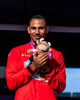 European Athletics Championships; Birmingham, 13.08.2026 BIRMINGHAM, UNITED KINGDOM - AUGUST 13: Jason Joseph (Switzerland) with the gold medal for the 110 m hurdles at the medal ceremony at the European Athletics Championships; Birmingham on August 13, 2026 in Birmingham, United Kingdom. *** European Athletics Championships, Birmingham, August 13, 2026 BIRMINGHAM, UNITED KINGDOM, AUGUST 13—Jason Joseph of Switzerland, holding the gold medal for the 110-meter hurdles, at the medal ceremony during the European Athletics Championships in Birmingham on August 13, 2026, in Birmingham, United Kingdom Copyright: xBEAUTIFULxSPORTS UlfxSchillerx