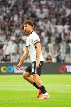 ISTANBUL, TURKEY - AUGUST 13: Salih Ozcan of Besiktas during the UEFA Europa League 2026 27 third qualifying round second leg match between Besiktas JK and Hradec Kralove at Besiktas Park on August 13, 2026 in Istanbul, Turkey. Istanbul Besiktas Turkey Copyright: xSeskimphotox Besiktas-Hradec-1308 (20)