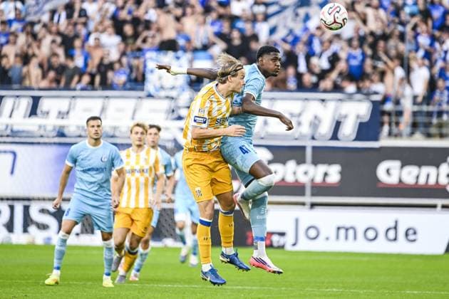 IFK Goteborg s August Erlingmark and Gent s Josue Vergara pictured in action during a game between Belgian KAA Gent and Swedish IFK Goteborg , in Gent, Belgium, on Thursday 13 August 2026, a return leg game in the third qualifying round of the UEFA Conference League competition. Gent won 0-1 the first leg. TOM GOYVAERTS TomxGoyvaerts  x183314597x