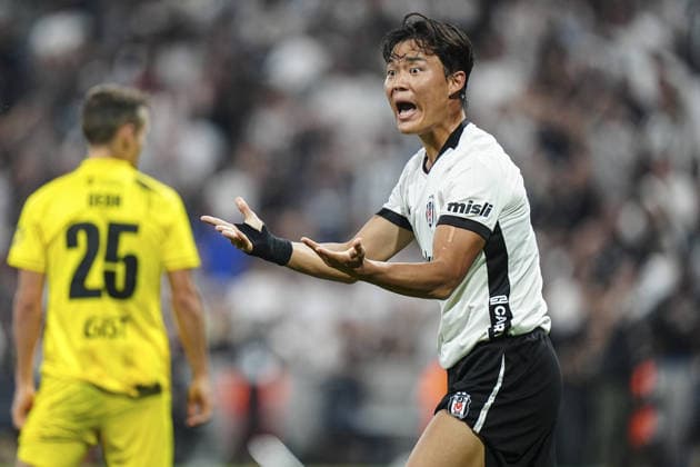 Besiktas v Hradec Kralove - UEFA Europa League ISTANBUL, TURKIYE - AUGUST 13: Besiktas player Hyeon-Gyu Oh (9) protests a referee decision during the UEFA Europa League third qualifying round second-leg match between Besiktas and Hradec Kralove at Tupras Stadium in Istanbul, Turkiye on August 13, 2026. Agit Erdi Ulukaya Anadolu Istanbul Turkey. Editorial use only. Please get in touch for any other usage.  Copyright: x2026xAnadoluxAgitxErdixUlukayax