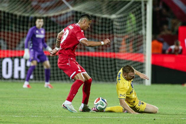 IPA87452820 - CSKA s Leandro Godoy in action against Maccabi s Ido Shahar during the Europa League qualifying match between PFC CSKA and Maccabi Tel Aviv FC at Vasil Levski National Stadium in Sofia, Bulgaria, on August 13, 2026  Copyright: xIvanxSxIvanov IPAxSportx xx 87452820