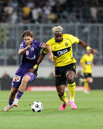 SOCCER - UEFA ECL, A.Wien vs Beita VIENNA,AUSTRIA,13.AUG.26 - SOCCER - UEFA Conference League, qualification, FK Austria Wien vs Beitar Jerusalem. Image shows Julian Hettwer (A.Wien) and Brayan Carabali (Beitar).  GEPAxpictures xArminxRauthner