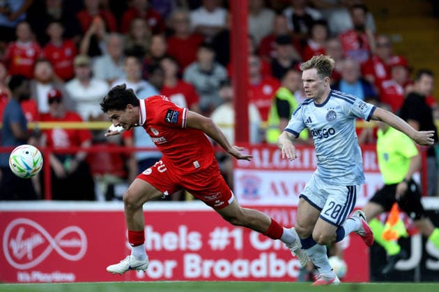 UEFA Conference League Third Qualifying Round Second Leg, Tolka Park, Dublin 13 8 2026 Shelbourne vs Ajax Shelbourne s Rodrigo Freitas and Oliver Edvardsen of Ajax Rodrigo Freitas and Oliver Edvardsen 13 8 2026  Copyright: xLaszloxGeczox LG_13-08-2026_002471