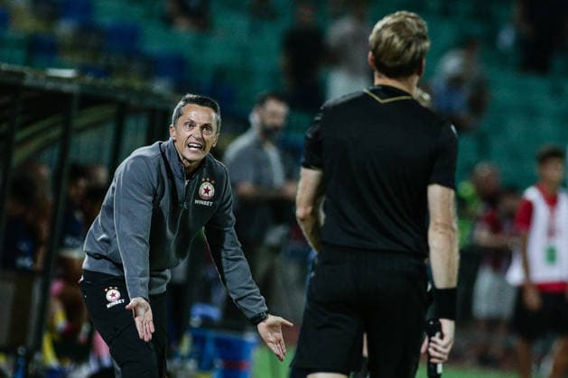 SOCCER - UEFA Europa League - Qualifiers - PFC CSKA - Maccabi Tel Aviv FC Photo by IPA ABACAPRESS.COM87452821 - CSKA head coach Hristo Yanev protesting a referee s decision during the Europa League qualifying match between PFC CSKA and Maccabi Tel Aviv FC at Vasil Levski National Stadium in Sofia, Bulgaria, on August 13, 2026 Sofia Bulgaria  Copyright: xIPAxSport ABACAx