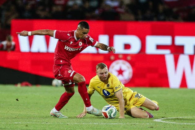 SOCCER - UEFA Europa League - Qualifiers - PFC CSKA - Maccabi Tel Aviv FC Photo by IPA ABACAPRESS.COM87452819 - CSKA s Leandro Godoy in action against Maccabi s Ido Shahar during the Europa League qualifying match between PFC CSKA and Maccabi Tel Aviv FC at Vasil Levski National Stadium in Sofia, Bulgaria, on August 13, 2026 Sofia Bulgaria  Copyright: xIPAxSport ABACAx