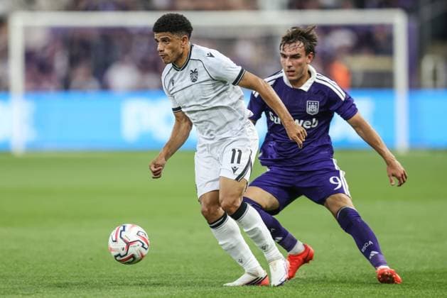 PAOK s Taison Barcellos Freda and Anderlecht s Mihajlo Cvetkovic fight for the ball during a game between Belgian RSC Anderlecht and Greek club PAOK , in Anderlecht, Brussels, Belgium, on Thursday 13 August 2026, a return leg game in the third qualifying round of the UEFA Europa League competition. RSCA won 0-1 the first leg. BRUNOxFAHY  x183317311x