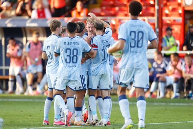 DUBLIN , 13-08-2026, Tolka Park Stadium , season 2026 2027 , UEFA Conference League play-off football . Match between Shelbourne FC and Ajax, Picture shows Ajax player Julian Brandt scores the 0-1 Shelbourne - Ajax  x205681746x Copyright: