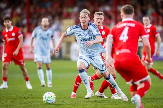 DUBLIN , 13-08-2026, Tolka Park Stadium , season 2026 2027 , UEFA Conference League play-off football . Match between Shelbourne FC and Ajax, Picture shows Ajax player Julian Brandt Shelbourne - Ajax  x205681675x Copyright: