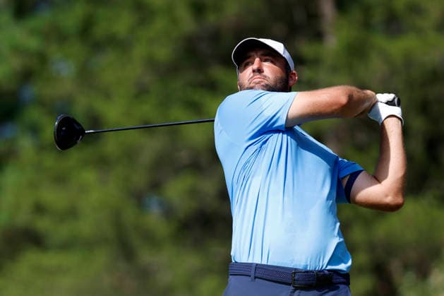 MEMPHIS, TN - AUGUST 13: Scottie Scheffler of the United States watches his tee shot on No. 7 during the first round of the FedEx St. Jude Championship, August 13, 2026, at TPC Southwind in Memphis, Tennessee. (Photo by Matthew Maxey Icon Sportswire) GOLF: AUG 13 PGA, Golf Herren FedEx St. Jude Championship EDITORIAL USE ONLY Icon260813024