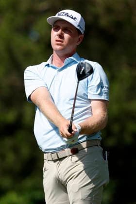 MEMPHIS, TN - AUGUST 13: Ryan Gerard of the United States watches his tee shot on No. 7 during the first round of the FedEx St. Jude Championship, August 13, 2026, at TPC Southwind in Memphis, Tennessee. (Photo by Matthew Maxey Icon Sportswire) GOLF: AUG 13 PGA, Golf Herren FedEx St. Jude Championship EDITORIAL USE ONLY Icon260813031