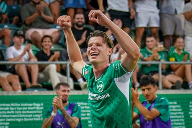 Fussball: Schweiz: UEFA Conference League 2026 27, Qualifikation, 3. Runde, Rückspiel, 13.08.2026 - FC St. Gallen 1879 (Schweiz) vs. Sheriff Tiraspol (Republik Moldau) - Berit Sitterstadion (St. Gallen): Tor und Torjubel zum 3:1 durch Andrin Hunziker (St. Gallen, 9) Freude, Emotionen, Jubel, Mimik, Gesichtsausdruck, Emotion, Geste, Gestik, Sponsoren, Werbung, Wirtschaft, Werbebande, Ausrüstung St. Galler Kantonalbank *** Soccer Switzerland UEFA Conference League 2026–27, Qualifying Round, Round 3, Second Leg, August 13, 2026, FC St. Gallen 1879 (Switzerland) vs. Sheriff Tiraspol (Republic of Moldova), Berit Sitter Stadium, St. Gallen, Goal and celebration following Andrin Hunziker’s 3–1 goal for St. Gallen, 9, Joy, Emotions, celebration, facial expressions, emotion, gesture, body language, sponsors, advertising, business, advertising banners, equipment: St. Galler Kantonalbank Copyright: xJOERANxSTEINSIEKx