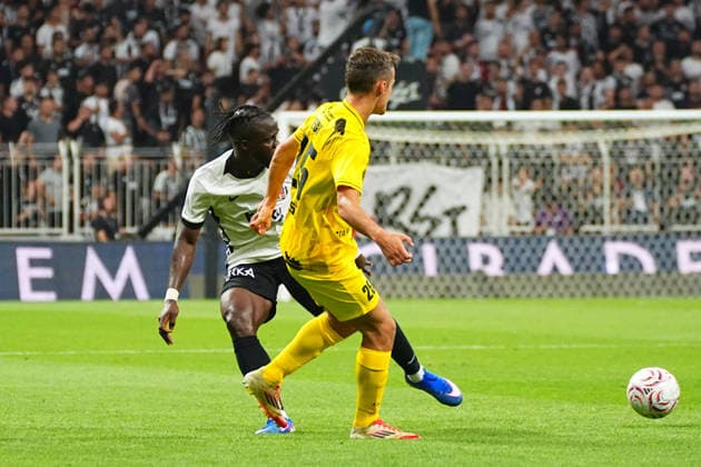 ISTANBUL, TURKEY - AUGUST 13: Junior Olaitan of Besiktas and Frantisek Cech (25) of Hradec Kralove during the UEFA Europa League 2026 27 third qualifying round second leg match between Besiktas JK and Hradec Kralove at Besiktas Park on August 13, 2026 in Istanbul, Turkey. Istanbul Besiktas Turkey Copyright: xSeskimphotox Besiktas-Hradec-1308 (68)