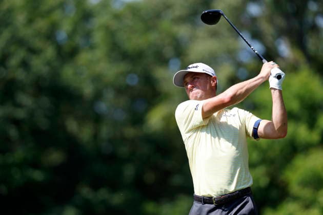 MEMPHIS, TN - AUGUST 13: Justin Thomas of the United States holds his follow through as he watches his tee ball on No. 7 during the first round of the FedEx St. Jude Championship, August 13, 2026, at TPC Southwind in Memphis, Tennessee. (Photo by Matthew Maxey Icon Sportswire) GOLF: AUG 13 PGA, Golf Herren FedEx St. Jude Championship EDITORIAL USE ONLY Icon260813038