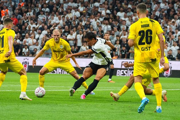 ISTANBUL, TURKEY - AUGUST 13: Hyeon-Gyu Oh of Besiktas during the UEFA Europa League 2026 27 third qualifying round second leg match between Besiktas JK and Hradec Kralove at Besiktas Park on August 13, 2026 in Istanbul, Turkey. Istanbul Besiktas Turkey Copyright: xSeskimphotox Besiktas-Hradec-1308 (72)