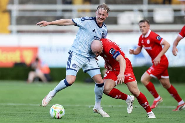UEFA Conference League Third Qualifying Round Second Leg, Tolka Park, Dublin 13 8 2026 Shelbourne vs Ajax Ajax s Julian Brandt and Kerr McInroy of Shelbourne Julian Brandt and Kerr McInroy 13 8 2026  Copyright: xLaszloxGeczox LG_13-08-2026_003585