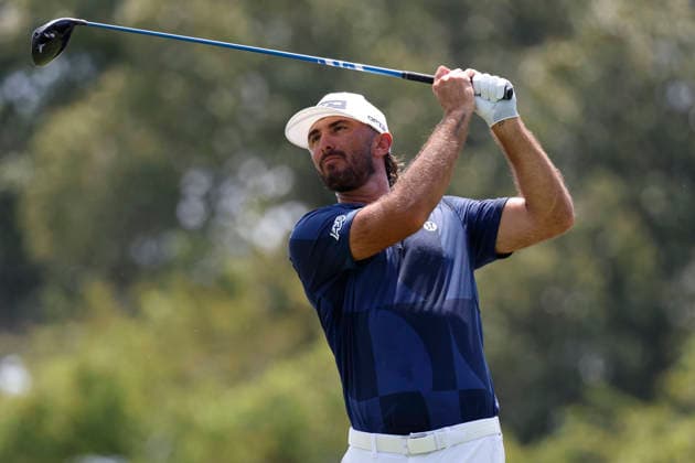 MEMPHIS, TN - AUGUST 13: Max Homa of the United States watches his drive on No. 9 during the first round of the FedEx St. Jude Championship, August 13, 2026, at TPC Southwind in Memphis, Tennessee. (Photo by Matthew Maxey Icon Sportswire) GOLF: AUG 13 PGA, Golf Herren FedEx St. Jude Championship EDITORIAL USE ONLY Icon260813058