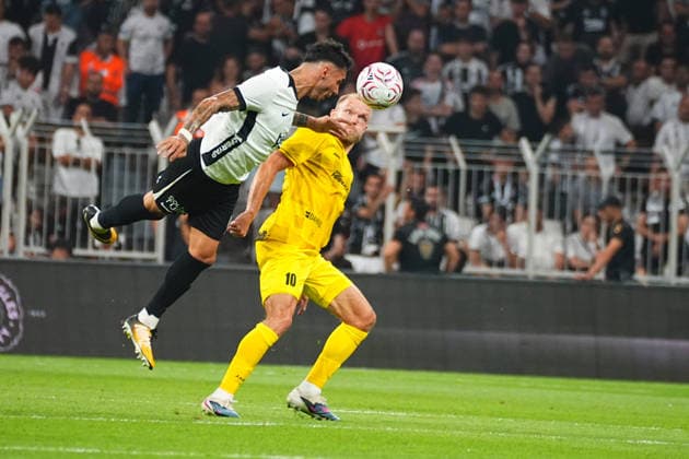 ISTANBUL, TURKEY - AUGUST 13: Emirhan Topcu (L) of Besiktas and Mick Van Buren (10) of Hradec Kralove during the UEFA Europa League 2026 27 third qualifying round second leg match between Besiktas JK and Hradec Kralove at Besiktas Park on August 13, 2026 in Istanbul, Turkey. Istanbul Besiktas Turkey Copyright: xSeskimphotox Besiktas-Hradec-1308 (95)