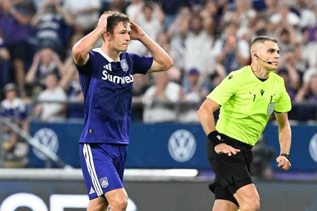 Anderlecht s Danylo Sikan looks dejected during a game between Belgian RSC Anderlecht and Greek club PAOK , in Anderlecht, Brussels, Belgium, on Thursday 13 August 2026, a return leg game in the third qualifying round of the UEFA Europa League competition. RSCA won 0-1 the first leg. JILLxDELSAUX  x183318332x