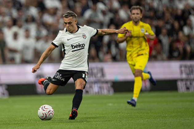 Besiktas v Hradec Kralove - UEFA Europa League ISTANBUL, TURKIYE - AUGUST 13: Besiktas player Leandro Trossard (19) in action during the UEFA Europa League third qualifying round second-leg match between Besiktas and Hradec Kralove at Tupras Stadium in Istanbul, Turkiye on August 13, 2026. Celal Gunes Anadolu Istanbul Turkey. Editorial use only. Please get in touch for any other usage.  Copyright: x2026xAnadoluxCelalxGunesx