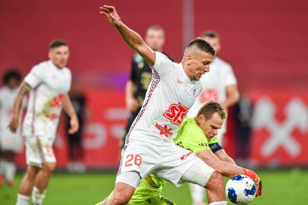 2026.08.13 Zabrze Pilka nozna Liga Europy UEFA Eliminacje 3 Rudna Kwalifikacji Ligi Europy Sezon 2026 2027 Gornik Zabrze - Ferencvaros N z Rafal Janicki, Denes Dibusz Foto Marcin Bulanda PressFocus 2026.08.13 Zabrze Football UEFA European League Qualifying Third Round Season 2026 2027 Gornik Zabrze - Ferencvaros Rafal Janicki, Denes Dibusz Credit: Marcin Bulanda PressFocus NEWSPIX.PL --- newspix.pl 