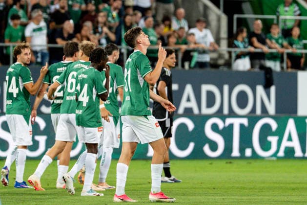 Fussball, UEFA Conference League Qualifikation: FC St. Gallen 1879 vs. FC Sheriff Tiraspol - Donnerstag, 13.08.2026 (Berit Sitterstadion, St. Gallen, Schweiz); Torjubel nach Tor von Diego Besio (31, FC St. Gallen) zum 4:1 für den FC St. Gallen 1879 *** Soccer, UEFA Conference League Qualifying Round: FC St. Gallen 1879 vs. FC Sheriff Tiraspol, Thursday, August 13, 2026, Berit Sitter Stadium, St. Gallen, Switzerland. Celebrations after Diego Besio’s goal in the 31st minute, FC St. Gallen leads 4–1 for FC St. Gallen 1879 Copyright: xValentinxDomgjonix