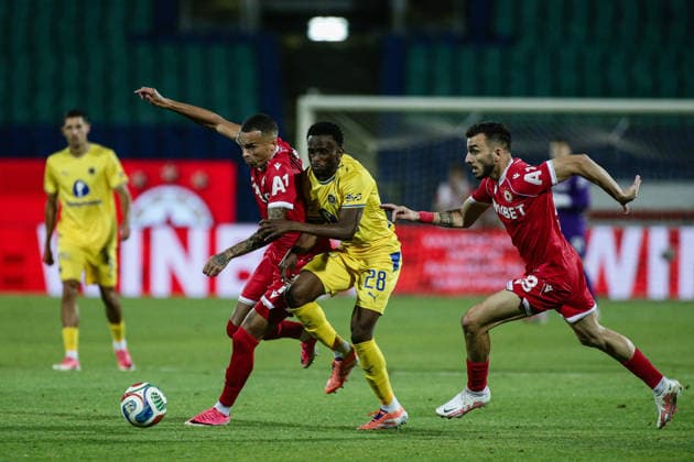 SOCCER - UEFA Europa League - Qualifiers - PFC CSKA - Maccabi Tel Aviv FC Photo by IPA ABACAPRESS.COM87453952 - CSKA s Maks Ebong and Ioannis Pitas in action against Maccabi s Issouf Sissokho during the Europa League qualifying match between PFC CSKA and Maccabi Tel Aviv FC at Vasil Levski National Stadium in Sofia, Bulgaria, on August 13, 2026 Sofia Bulgaria  Copyright: xIPAxSport ABACAx