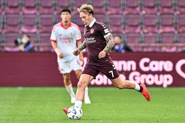 Heart of Midlothian v Benfica UEFA Europa League Calvin Miller of Heart of Midlothian passes the ball during the UEFA Europa League Third Qualifying Round Second Leg match at Tynecastle Park, Edinburgh 13 08 2026 UK Newspapers OUT Copyright: xJamiexJohnstonx FIL-23768-0079