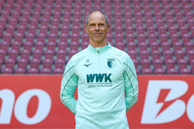 Mannschaftsarzt Dr. med. Jens-Ulrich Otto; FC Augsburg 1907 1. BL, Porträttermin 2026 2027, Spielerporträts Augsburg Bayern Deutschland *** Team Doctor Jens Ulrich Otto, M.D., FC Augsburg 1907, 1st Bundesliga, Photo Shoot 2026–2027, Player Profiles: Augsburg, Bavaria, Germany Copyright: ximago kolbert-press ChristianxKolbertx
