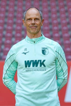 Mannschaftsarzt Dr. med. Jens-Ulrich Otto; FC Augsburg 1907 1. BL, Porträttermin 2026 2027, Spielerporträts Augsburg Bayern Deutschland *** Team Doctor Jens Ulrich Otto, M.D., FC Augsburg 1907, Bundesliga 1, Photo Shoot 2026–2027, Player Profiles: Augsburg, Bavaria, Germany Copyright: ximago kolbert-press ChristianxKolbertx