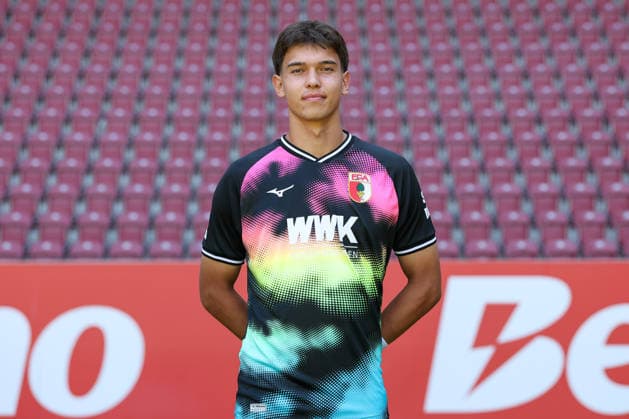 Tom Wisbereit; FC Augsburg 1907 1. BL, Porträttermin 2026 2027, Spielerporträts Augsburg Bayern Deutschland *** Tom Wisbereit, FC Augsburg 1907, Bundesliga 1, Photo Shoot 2026–2027, Player Profiles: Augsburg, Bavaria, Germany Copyright: ximago kolbert-press ChristianxKolbertx