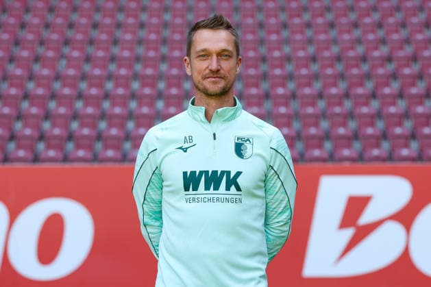Reha- und Athletik-Trainer, Andreas Bäumler; FC Augsburg 1907 1. BL, Porträttermin 2026 2027, Spielerporträts Augsburg Bayern Deutschland *** Rehabilitation and Athletic Trainer, Andreas Bäumler, FC Augsburg 1907 (1. Bundesliga), Profile Session 2026–2027, Player Profiles: Augsburg, Bavaria, Germany Copyright: ximago kolbert-press ChristianxKolbertx
