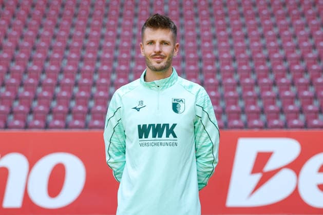 Physiotherapeut Julian Binder; FC Augsburg 1907 1. BL, Porträttermin 2026 2027, Spielerporträts Augsburg Bayern Deutschland *** Physical Therapist Julian Binder, FC Augsburg 1907 (1st Bundesliga), Photo Shoot 2026–2027, Player Profiles: Augsburg, Bavaria, Germany Copyright: ximago kolbert-press ChristianxKolbertx
