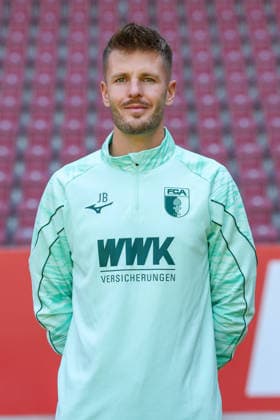 Physiotherapeut Julian Binder; FC Augsburg 1907 1. BL, Porträttermin 2026 2027, Spielerporträts Augsburg Bayern Deutschland *** Physical Therapist Julian Binder, FC Augsburg 1907 (1st Bundesliga), Photo Shoot 2026–2027, Player Profiles: Augsburg, Bavaria, Germany Copyright: ximago kolbert-press ChristianxKolbertx