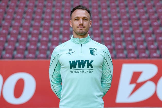 Physiotherapeut Tim Gulde; FC Augsburg 1907 1. BL, Porträttermin 2026 2027, Spielerporträts Augsburg Bayern Deutschland *** Physical Therapist Tim Gulde, FC Augsburg 1907 (1. Bundesliga), Photo Shoot 2026–2027, Player Profiles: Augsburg, Bavaria, Germany Copyright: ximago kolbert-press ChristianxKolbertx